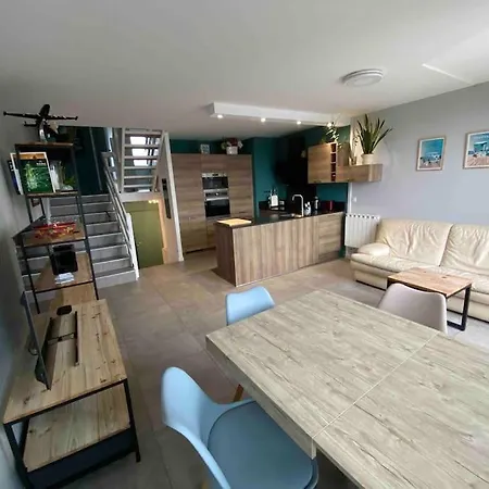 Deauville, Superbe F4 - Marina - Double Expo Vue Rare ! *