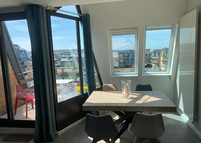 Deauville, Superbe F4 - Marina - Double Expo Vue Rare !